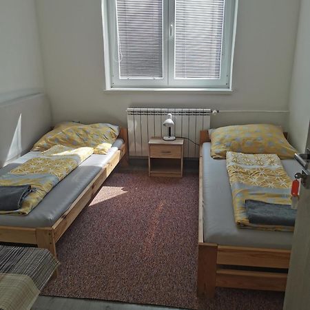 Appartement Living Bratislava & Bus Station & Mlynske Nivy Extérieur photo